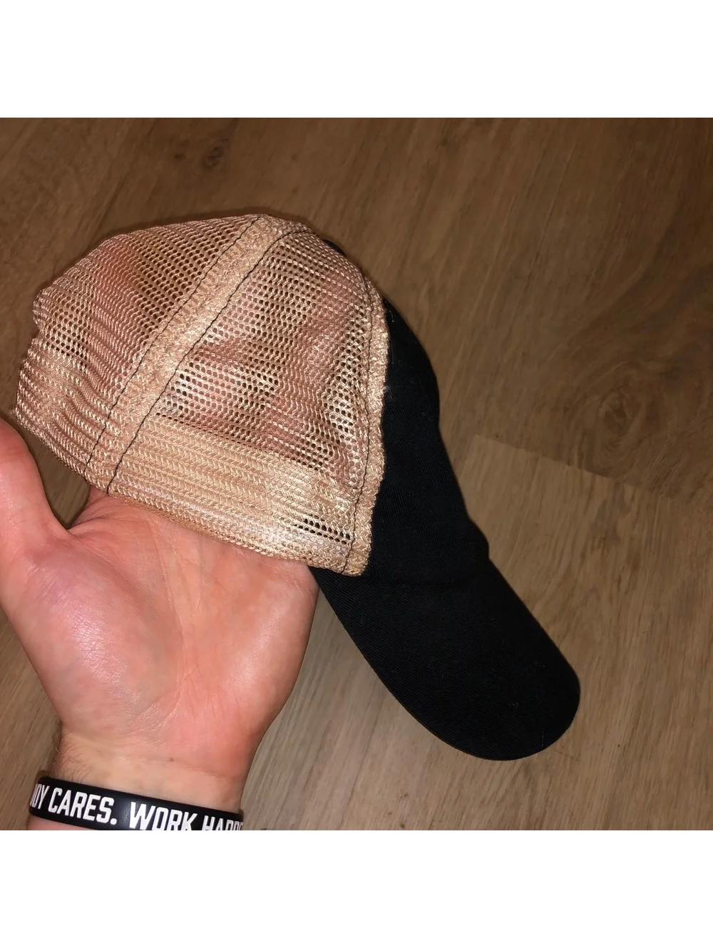 N/A hat has
